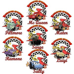 Pode incluir: Gr&aacute;fico com sete carros de desenho animado do filme Carros, cada um dentro de um c&iacute;rculo com o texto "Radiator Springs". Os personagens incluem Mc Queen, Fillmore, Mater, Sarge, Ramone, Luigi e Sally, com bandeiras de corrida e chamas.