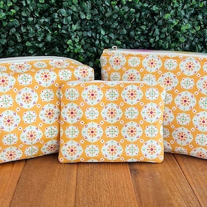 Vintage floral Makeup Bag- Boxy Bag-Zipper Coin Bag- Quilted Bags