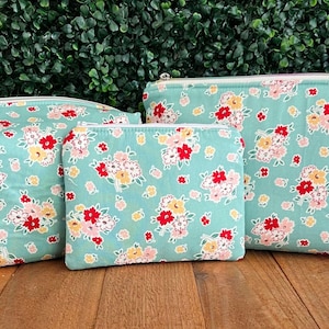 Cottage Floral Makeup Bag- Boxy Bag-Zipper Coin Bag- Cosmetic Bag-Quilted Bag