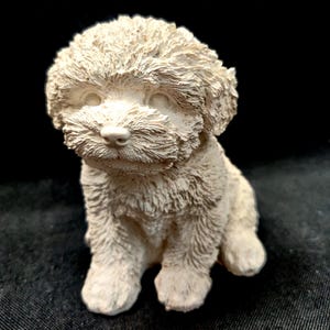 Chien en ciment blanc  – Figurine décorative artisanale Cim Art