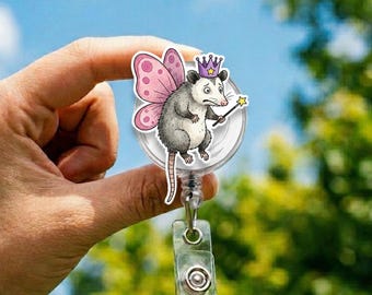 Portatarjetas retráctil de acrílico con forma de hada zarigüeya, clip para identificación con forma de animal.