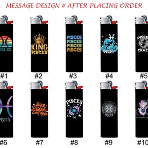 Pu&ograve; includere: Una collezione di dieci accendini neri, ognuno con un design unico a tema Pesci. I disegni includono un tramonto con il simbolo dei Pesci, una corona con "King Pisces" e varie rappresentazioni artistiche del segno zodiacale.