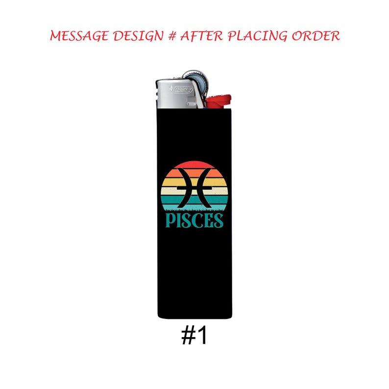Pu&ograve; includere: Accendino nero con un design dei Pesci. Il design presenta un tramonto retr&ograve; con il simbolo dei Pesci in nero e la parola "PISCES" in verde acqua. L'accendino ha il numero "#1" in basso.
