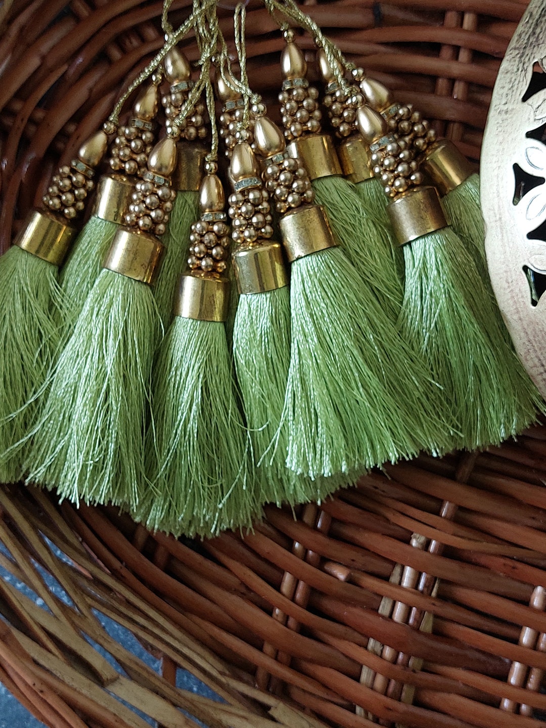 Pastel Green Bubble Top Thread Tasselset of 2acrylic Charmscell