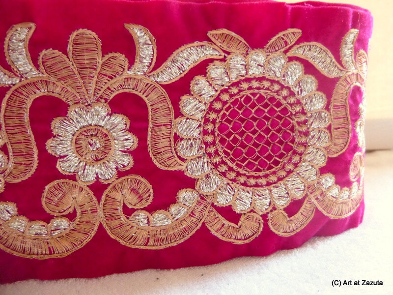 Large velours rose or brodé floral garniture - 1 yard Large velours rose or garniture brodé floral garniture or - 1 yard 36c27b