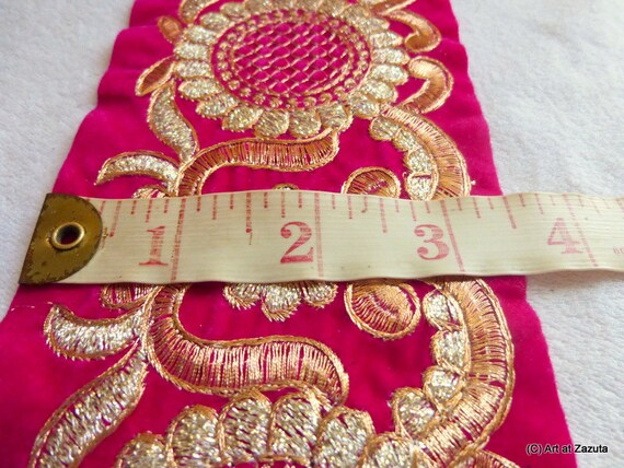 Large velours rose or garniture brodé floral garniture or - 1 yard 36c27b Large velours rose or garniture brodé floral garniture or - 1 yard 36c27b