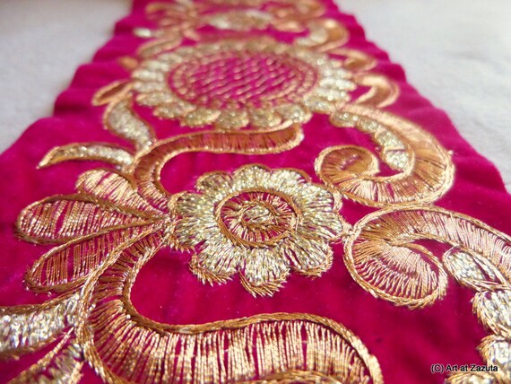 Large velours rose or garniture brodé floral garniture or - 1 yard 36c27b Large velours rose or garniture brodé floral garniture or - 1 yard 36c27b