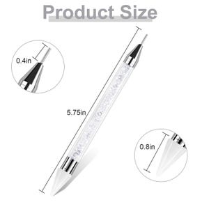 K&ouml;nnte beinhalten: Ein doppelseitiges Nailart-Werkzeug mit einem transparenten, kristallbesetzten Griff. Ein Ende hat eine feine Metallspitze, das andere eine wei&szlig;e, kegelf&ouml;rmige Silikonspitze. Das Werkzeug ist 14,6 cm lang.