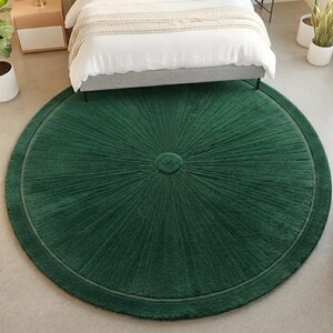 Tappeto rotondo in lana verde trapuntato a mano, tappeto con motivo a raggiera color smeraldo, tappeto moderno per camera da letto, tappeto circolare di ispirazione botanica, arredamento boho per la casa.