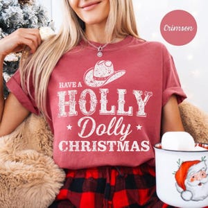 Camiseta "Have a Holly Dolly Christmas", Moletom Natalino Vintage Cowgirl, Suéter Festivo de Natal Western, Blusa de Natal Festiva Cowgirl com Gola Redonda