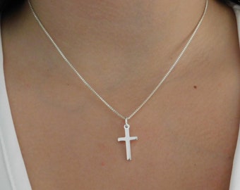 Collier de croix délicate pour femmes, collier de charme de croix, bijoux religieux, chaîne de boîte en argent sterling, collier chrétien, cadeaux pour femmes