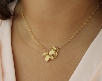 Leaf Necklace, Gold Leaves Necklace, Dainty Necklace, Leaf Necklace, Gold Leaves Pendant Necklace, Elegant Jewelry, Bridesmaid Jewelry