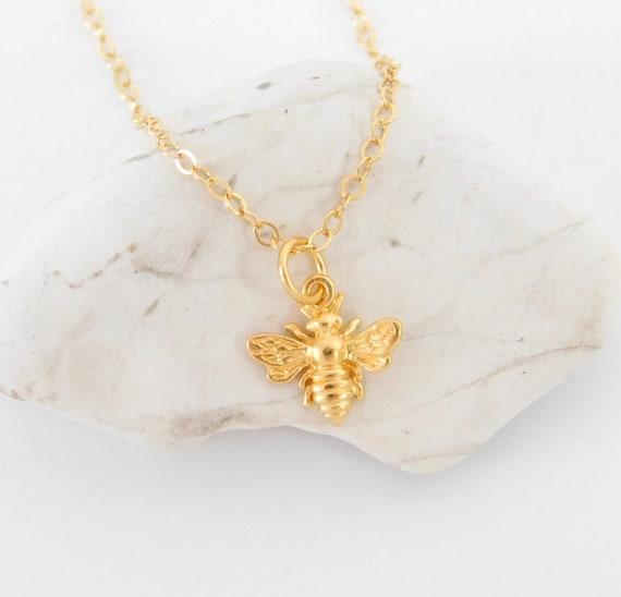 Dainty Bee Pendant Necklace, Vintage Inspired Jewelry, Cute  display picture 1