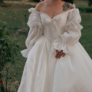 1830s-Inspired Off-Shoulder Ballgown Wedding Dress with Removable Puff Sleeves