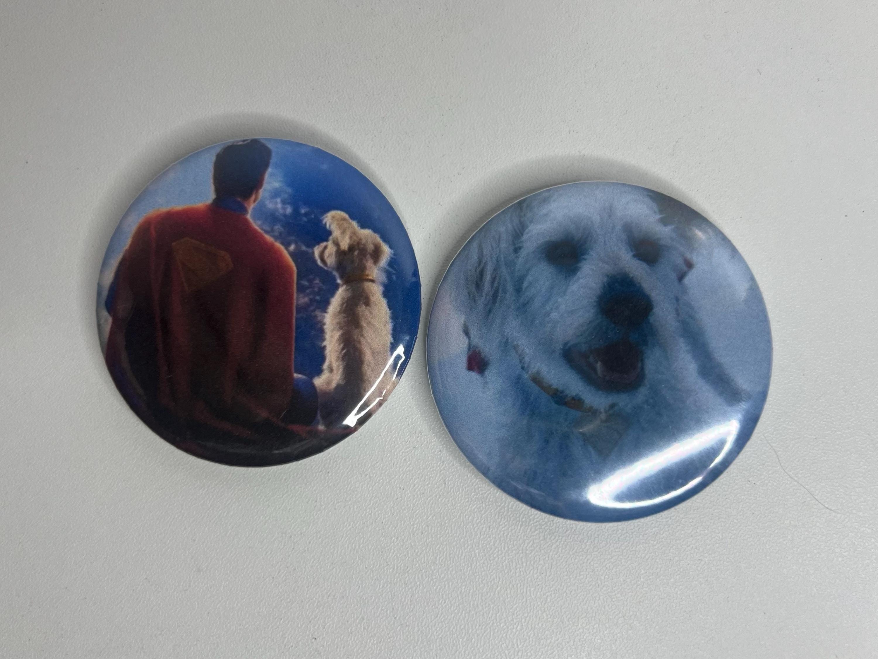 superman (2025) badge bundle of 2