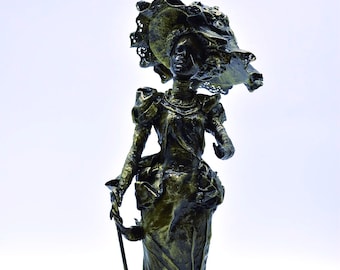 Bronze, sculpture, handmade female figure with pedestal, sculpture approx. 15 x 34 cm.