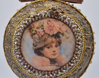 Unique Christmas tree ornament, decorative piece, handmade ornamental ball, Victorian design, interior/Christmas decoration with unique gift box