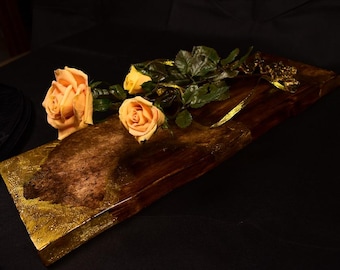 Flowers, roses, cold porcelain, a wooden arrangement. "Dopo la mascherata"