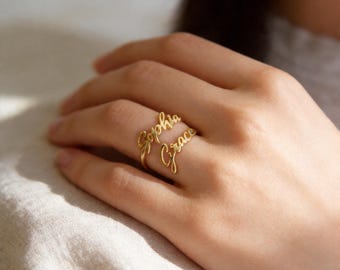 Anillo de oro personalizado con dos nombres, anillo doble con grabado personalizado, joyería minimalista personalizada, regalo del Día de la Madre para mamá y mujeres.