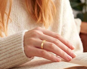 Anillo de boda plano de oro de 14 quilates de 4 mm, anillo apilable fino y liso para mujer, regalo de Navidad perfecto para ella.