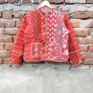 Handgefertigte, gesteppte Patchwork-Baumwolljacke für Damen | Boho-Jacke mit Blumenmuster | Wendbarer Indianermantel