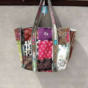 Bolso tote de algodón con diseño de patchwork, bolsos tote Kantha acolchados reversibles