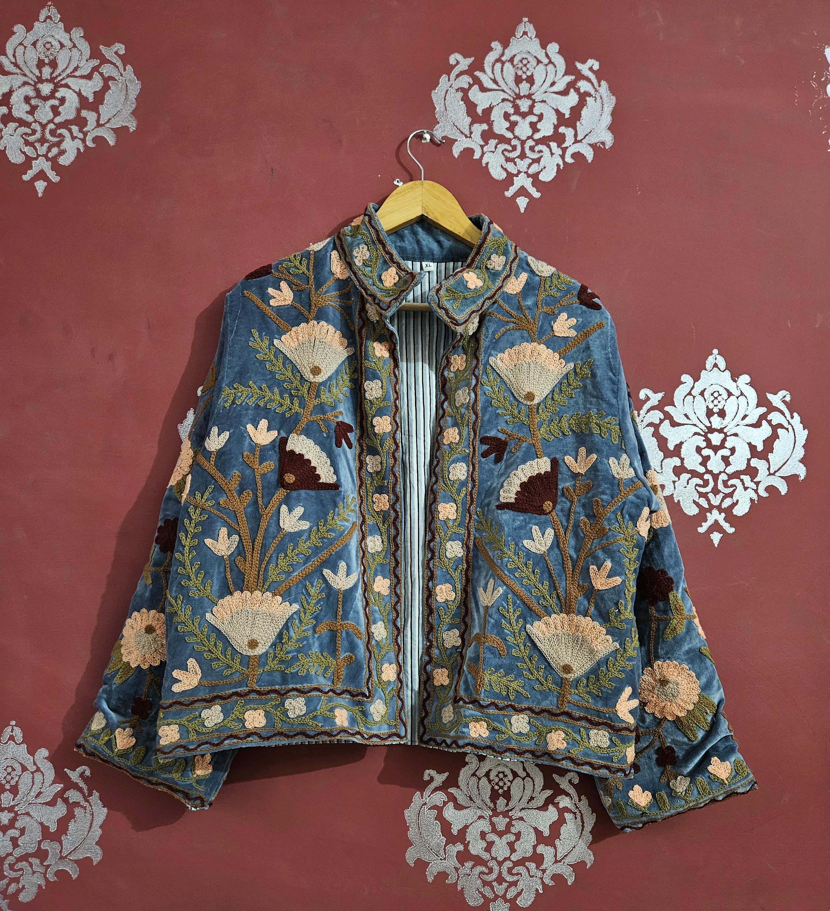 Le suzani, l'excellence de la broderie florale tribale