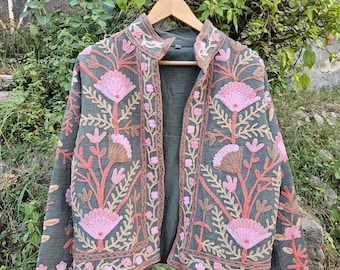 Handgemachte Indische Suzani Bestickte Jacke: Floraler Boho Mantel