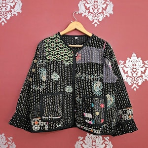 Handgjord svart Kantha-jacka: Patchwork Boho bomullskappa