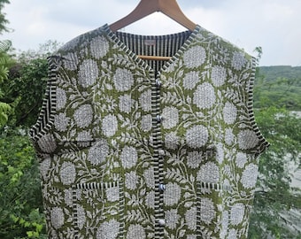 Chaqueta sin mangas con estampado floral en bloques: chaleco bohemio para festivales