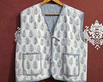 Chaqueta sin mangas con estampado floral en bloques: chaleco bohemio para festivales