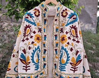 Chaqueta Suzani de terciopelo hecha a mano, abrigo bohemio bordado con flores