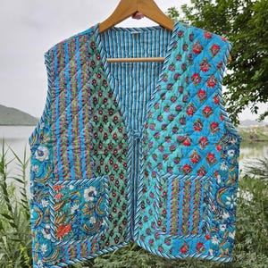 Cotton Trending Burfi Quilted Short Vest Jacket Block Print Women&#39;s Coat Bohemian Jacket Boho Beautiful Patchwork jacket, Festival Wear Gift