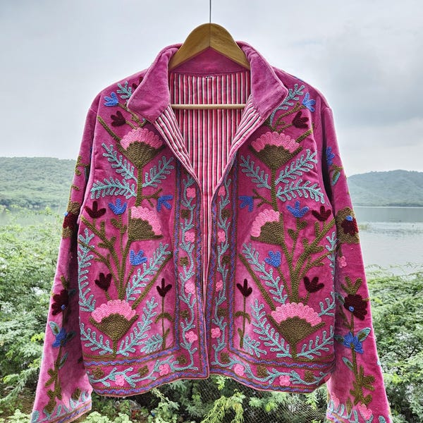 Giacca ricamata in velluto rosa Suzani: cappotto boho indiano fatto a mano