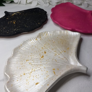 Handmade Trinket Dish – Gold Leaf Jewelry Holder, Resin Style Decorative Plate, Ring Dish, Jewelry Organizer Gift for Her