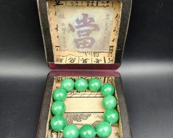 Green Jade Bead Bracelet – Vintage Style Round Beads Lucky Prosperity Bracelet with Lacquer Box