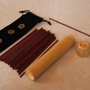 Bastoncini di achillea in legno di sandalo viola per la divinazione I Ching / Set di bacchette da lancio portatili