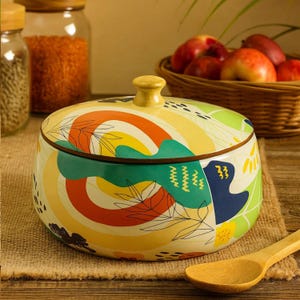 Handgemaakte kleurrijke keramische hotpot | Roti & Chapati-doos met houten deksel | Geïsoleerde voedselverwarmer | Artistieke keukenopberger, met de hand beschilderd