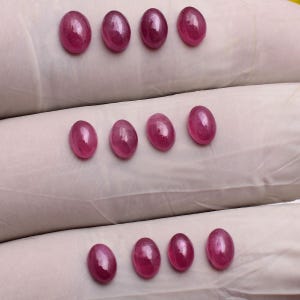 Rojo intenso ~ Lote de 12 piezas de rubí natural, cabujón ovalado de 5,85 mm a 6,89 mm, piedras preciosas sueltas.