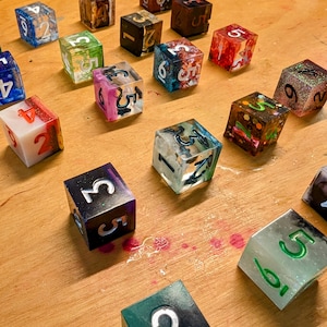 Six Sided Resin Dice Sharp Edge | D6 | Resin Dice | cube | single dice | dice | six | unique | dnd | games | game | rpg | mtg