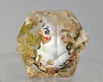 Lucky Cat D20 Dice: Moss and Lichen Resin Dice