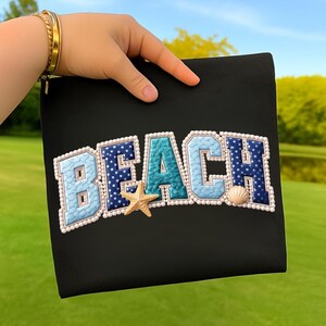 Lato na plaży PNG, Życie na plaży PNG, Patchwork z pereł plażowych, Modna perłowa kokietka oceaniczna, Perłowa perła w kwiaty nadmorskie, Sublimacja w stylu retro latem