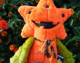 Pluszowa dynia OOAK z motywem kosmity – ręcznie robiony Starli Soft Invader – upiorna i słodka zabawka kolekcjonerska