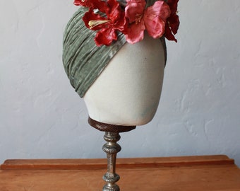 Vintage Style Sage Green Velvet Turban Headband With Pink  display picture 1