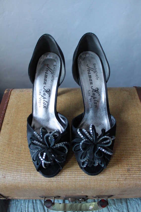 Vintage 1960s Black Satin  Peep Toe Shoes with cr… - image 4