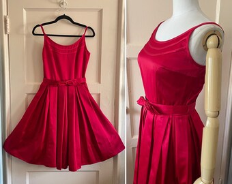 Beautiful Vintage 1950’s Rich red Duchess satin party dress with belt. VLV Red carpet Waist 26"