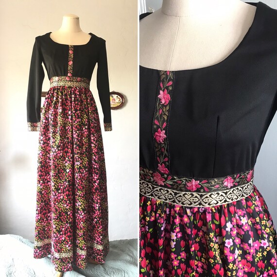 Fabulous Vintage 1960's dress Black and floral dre
