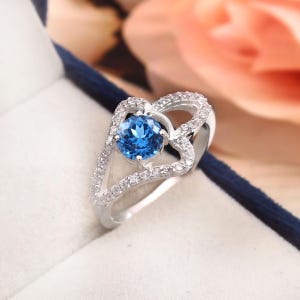 AAA Flawless Ceylon Blue Spinel Round Gemstone Ring, 925 Sterling Silver Ring, Statement Wedding Ring, Engagement Ring 6x6 MM