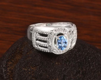 Anillo de espinela azul de Ceilán de talla ovalada impecable, anillo de compromiso de plata de ley con detalles de circonitas blancas, delicado regalo de joyería con piedra natal de 10 x 8 mm