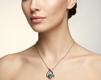 AAA Flawless Ceylon Green Spinel Round Cut Gemstone Charm Pendant, Gemstone Cut, Pendant For Her Birthday Day Gift 10x10 MM